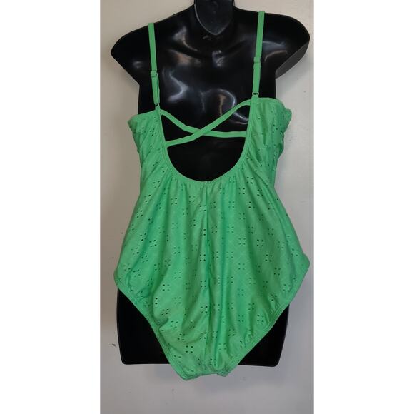 Green Eyelet Swimsuit Women's Sz XL 16 18 Built In Bra Strappy Back One Piece - Picture 6 of 16